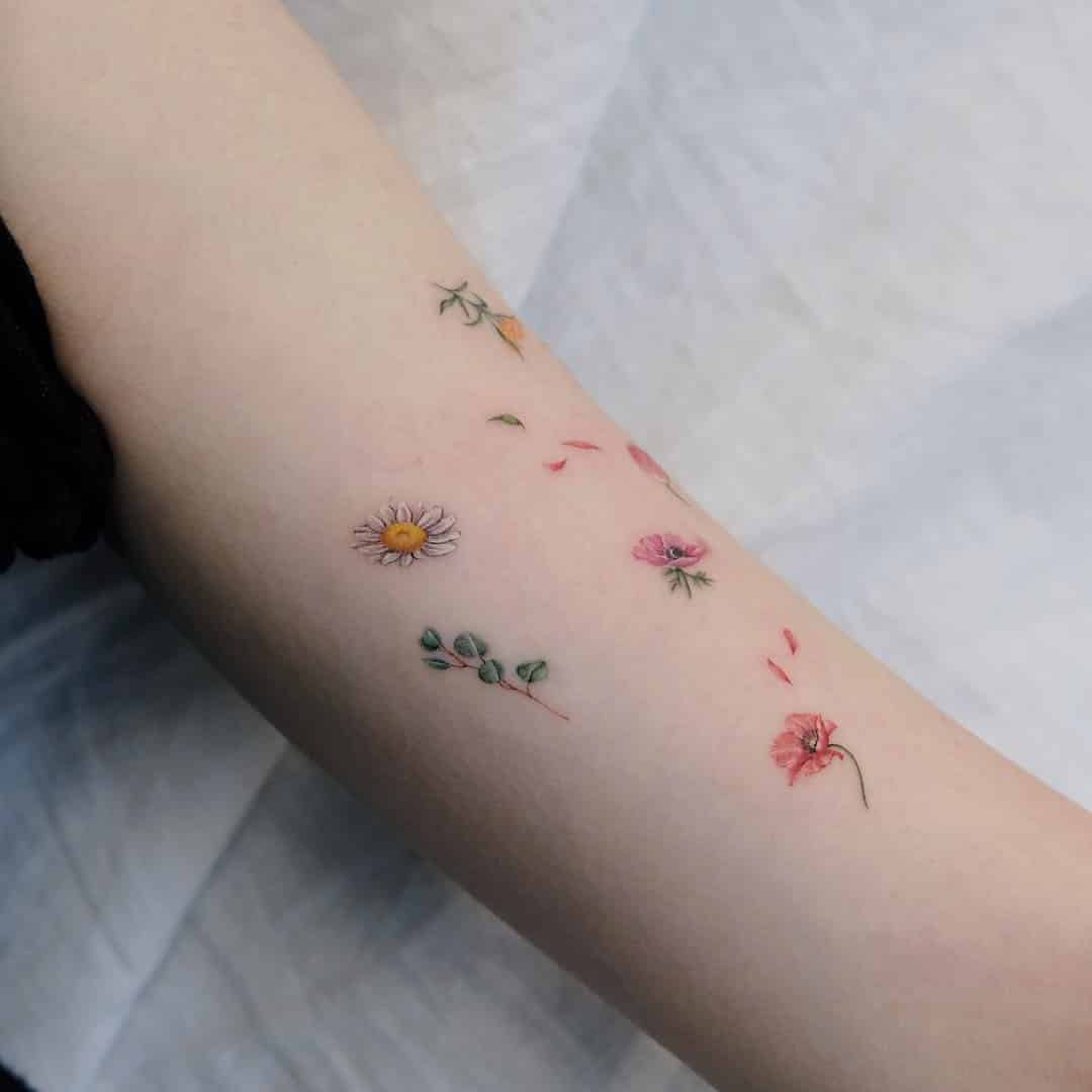 The Best Daisy Tattoo Ideas and Meaning