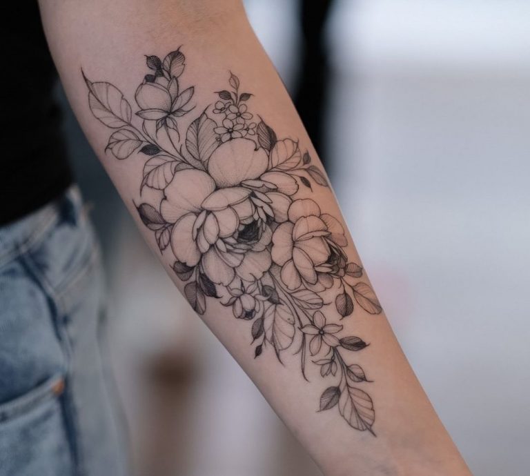 10+ Floral Tattoo Designs to Give You Warmth