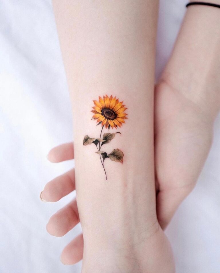 10 Kinds Of Beautiful Flower Tattoo Designs