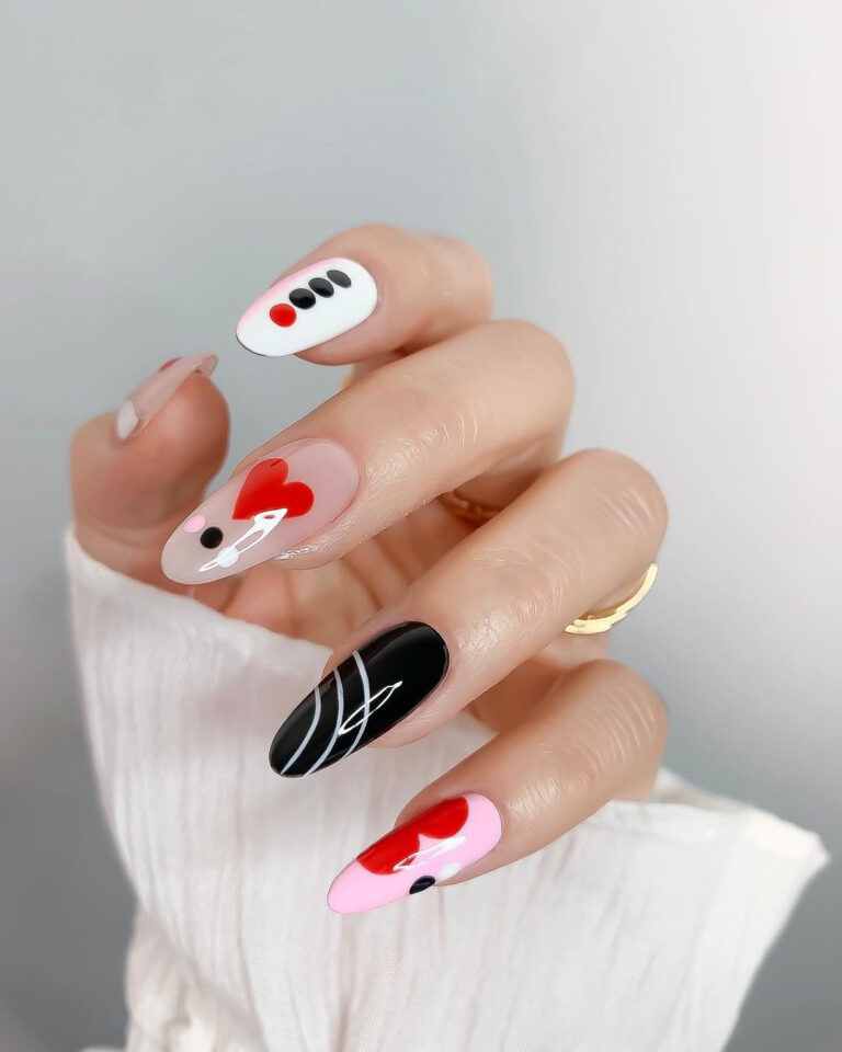 25 Romantic Valentine Nails You'll Love