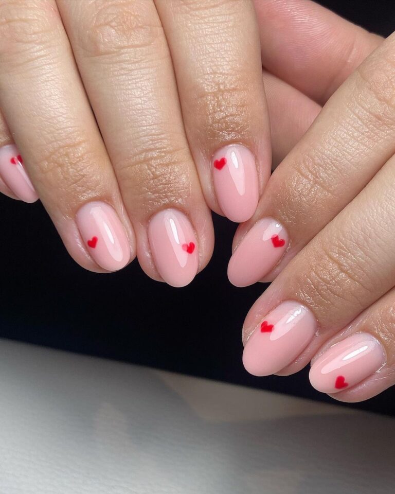 50 Easy Valentine's Day Nails to Copy