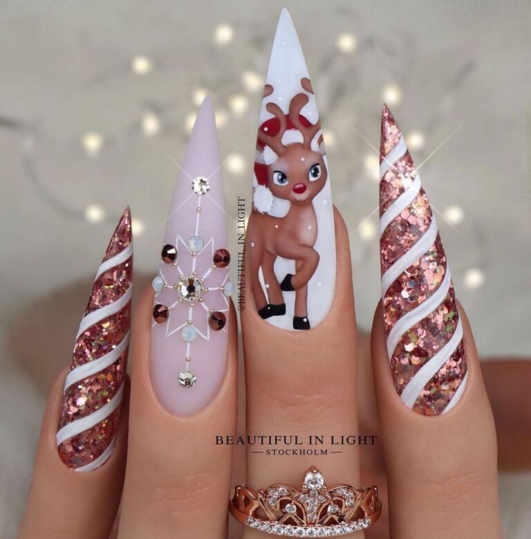 25 Best Christmas Nail Art to Inspire You